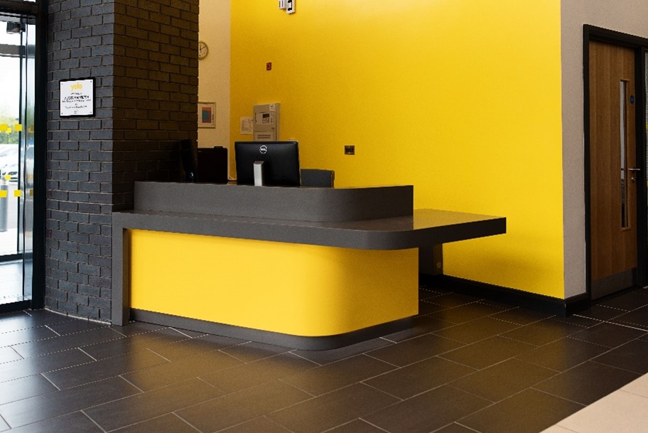 Picture4-yelo